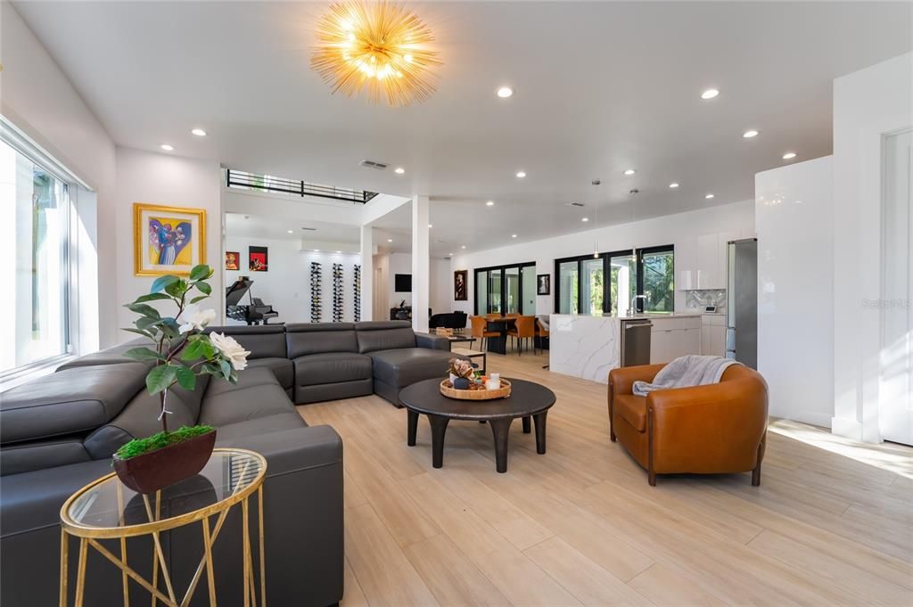 En Venta: $2,395,000 (5 camas, 5 baños, 4094 Pies cuadrados)