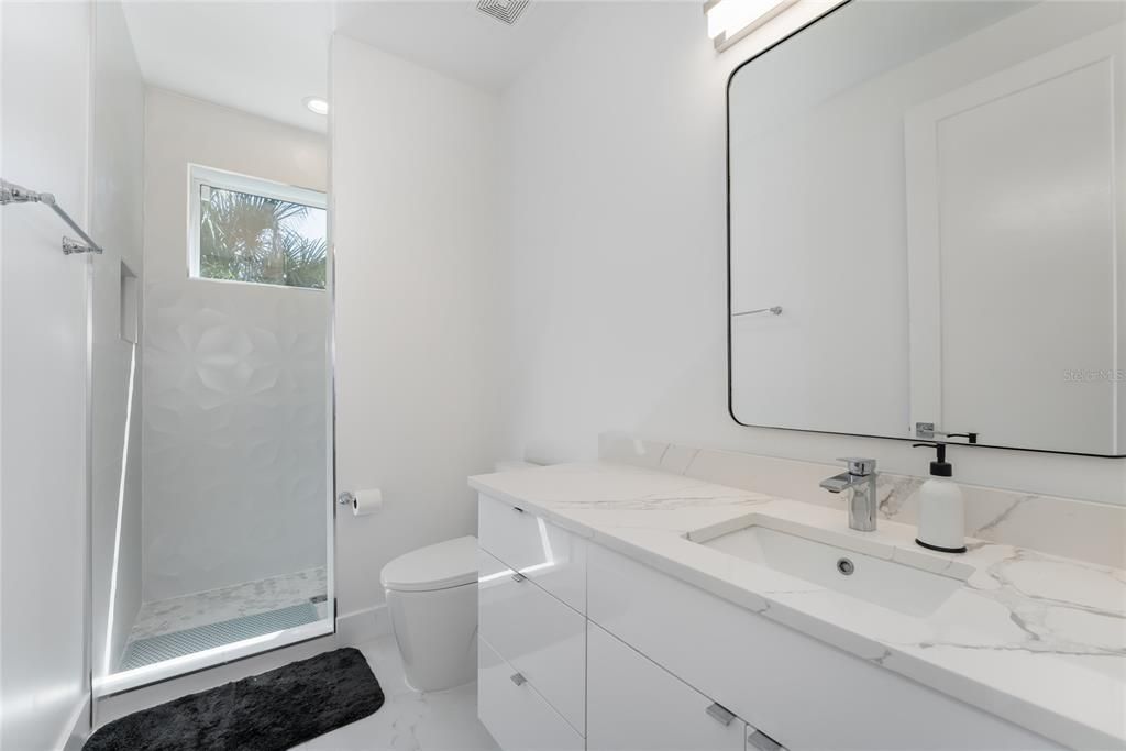 En Venta: $2,395,000 (5 camas, 5 baños, 4094 Pies cuadrados)