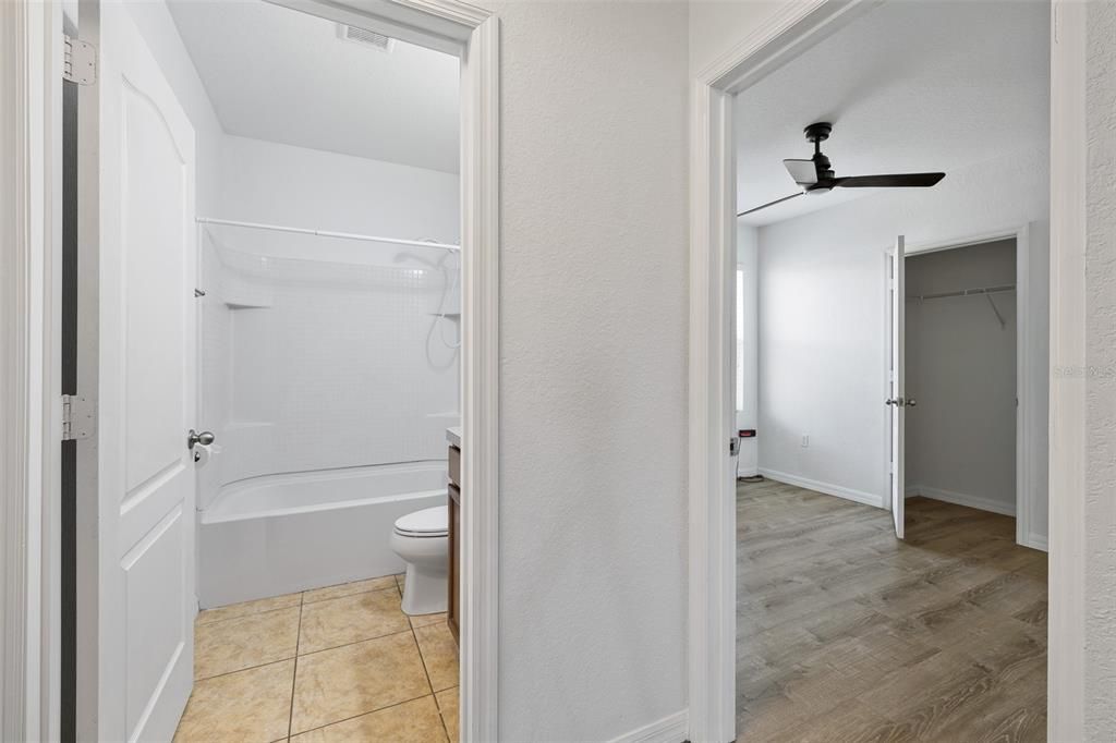 На продажу: $310,000 (4 спален, 2 ванн, 1842 Квадратных фут)