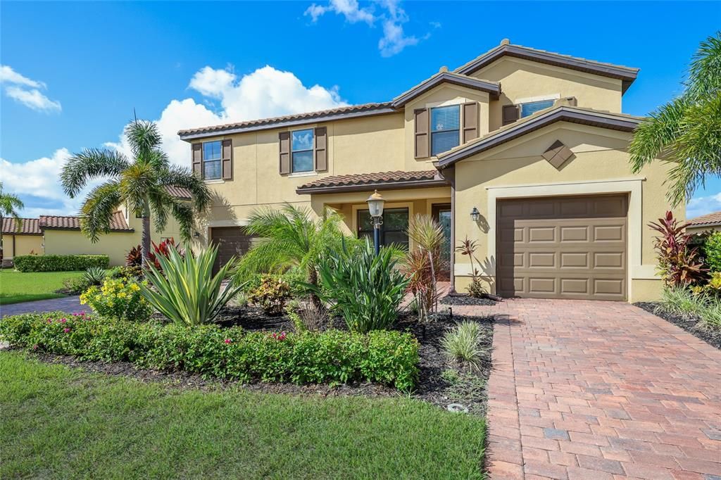 For Sale: $839,900 (5 beds, 4 baths, 3282 Square Feet)