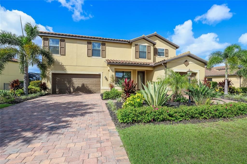 For Sale: $839,900 (5 beds, 4 baths, 3282 Square Feet)