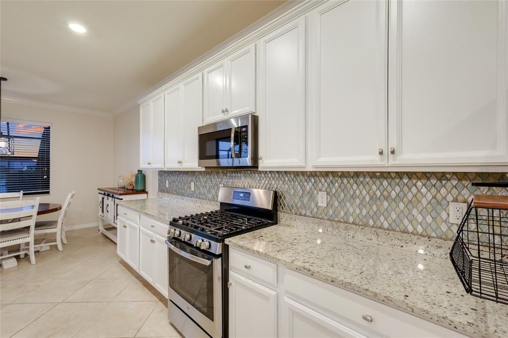 For Sale: $839,900 (5 beds, 4 baths, 3282 Square Feet)