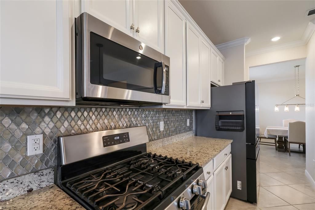 For Sale: $839,900 (5 beds, 4 baths, 3282 Square Feet)
