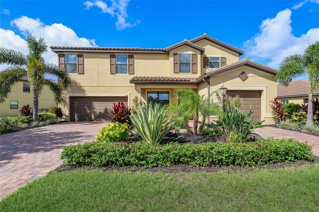 For Sale: $839,900 (5 beds, 4 baths, 3282 Square Feet)