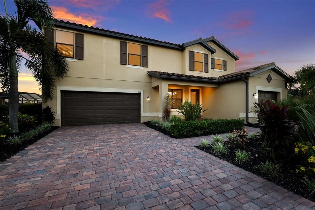 For Sale: $839,900 (5 beds, 4 baths, 3282 Square Feet)
