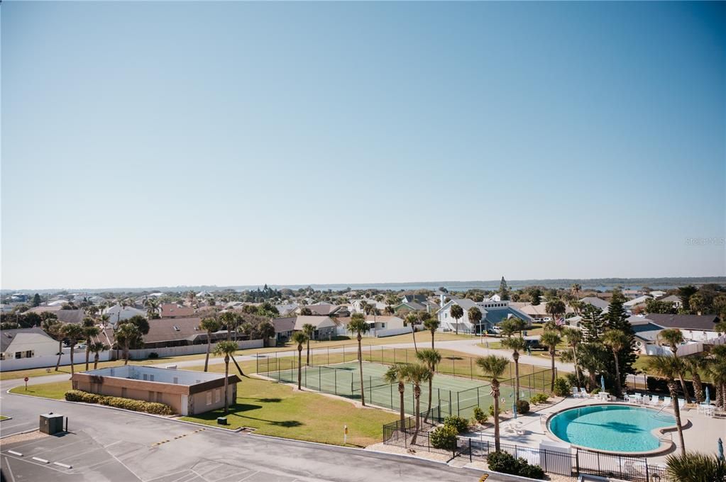 For Sale: $365,000 (2 beds, 2 baths, 1350 Square Feet)