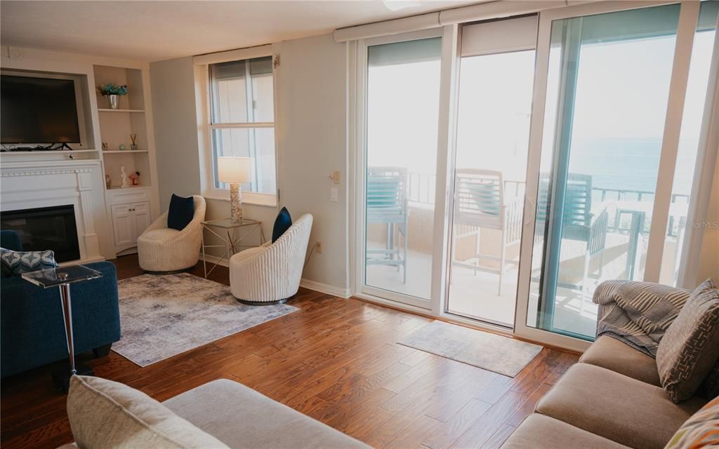 For Sale: $365,000 (2 beds, 2 baths, 1350 Square Feet)