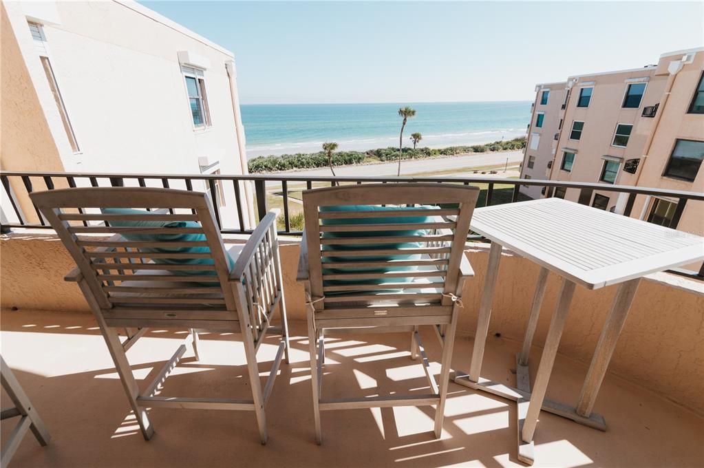 For Sale: $365,000 (2 beds, 2 baths, 1350 Square Feet)