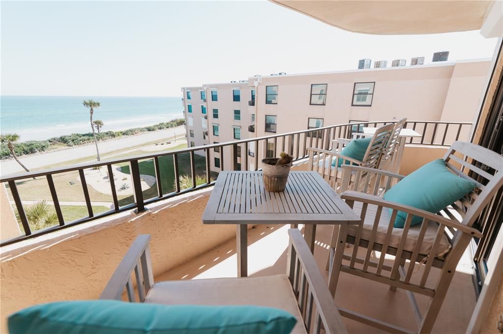 For Sale: $365,000 (2 beds, 2 baths, 1350 Square Feet)
