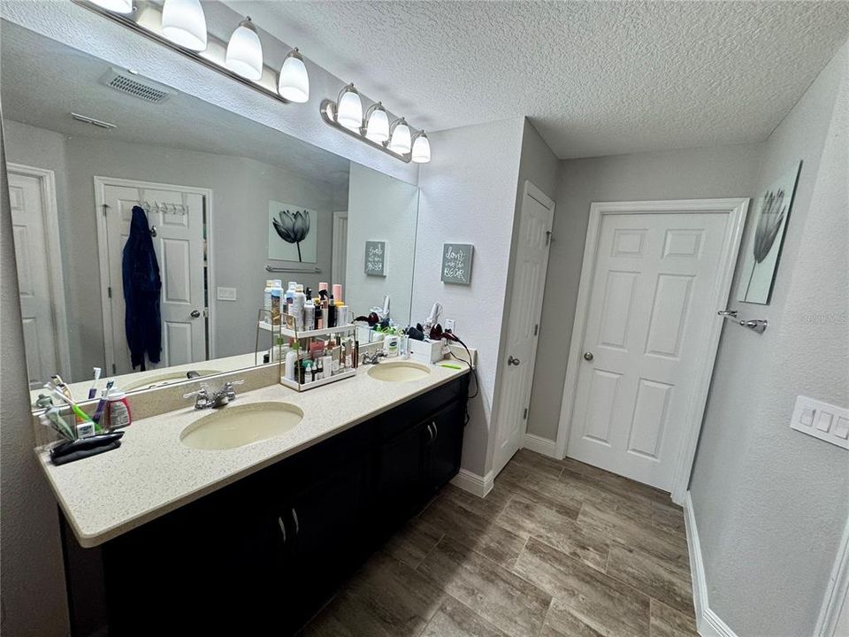 For Sale: $599,995 (4 beds, 4 baths, 3156 Square Feet)