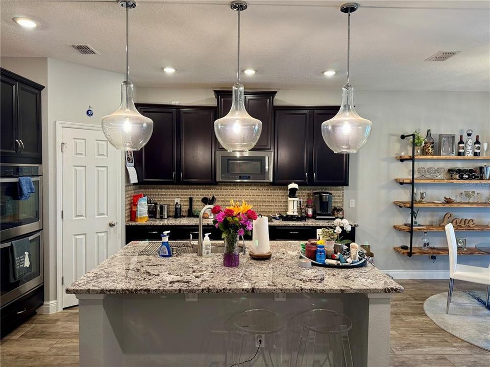 For Sale: $599,995 (4 beds, 4 baths, 3156 Square Feet)