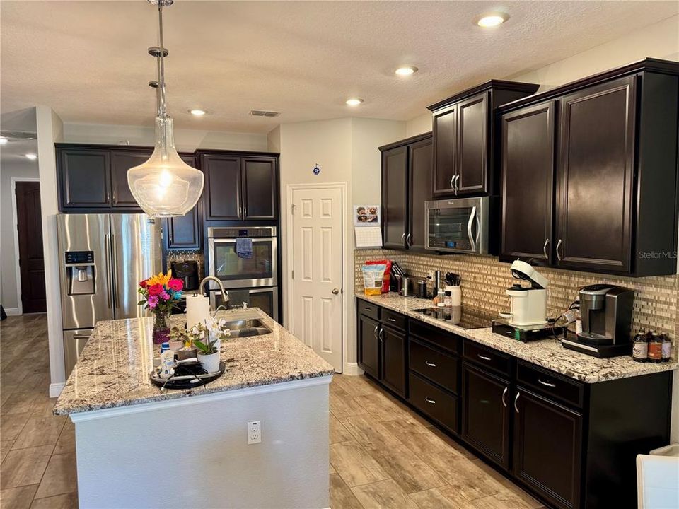 For Sale: $599,995 (4 beds, 4 baths, 3156 Square Feet)