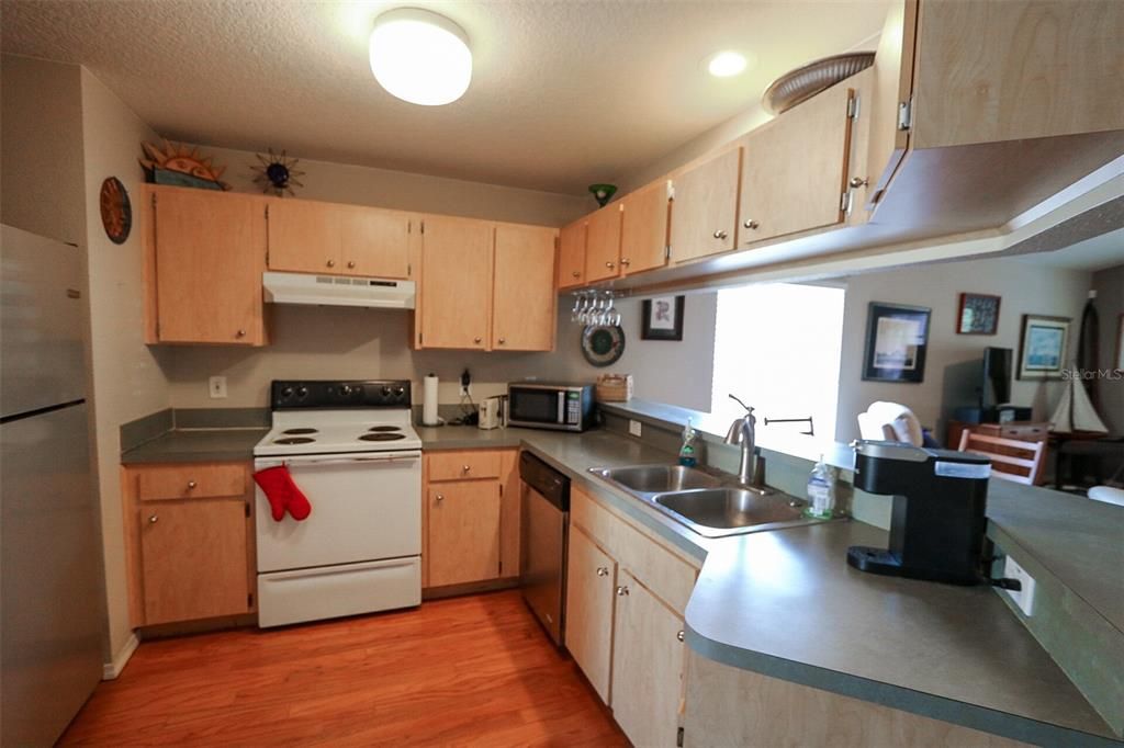 For Rent: $2,650 (3 beds, 2 baths, 1280 Square Feet)