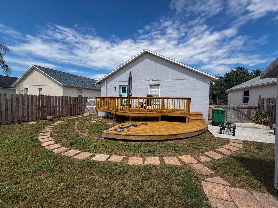 For Rent: $2,650 (3 beds, 2 baths, 1280 Square Feet)