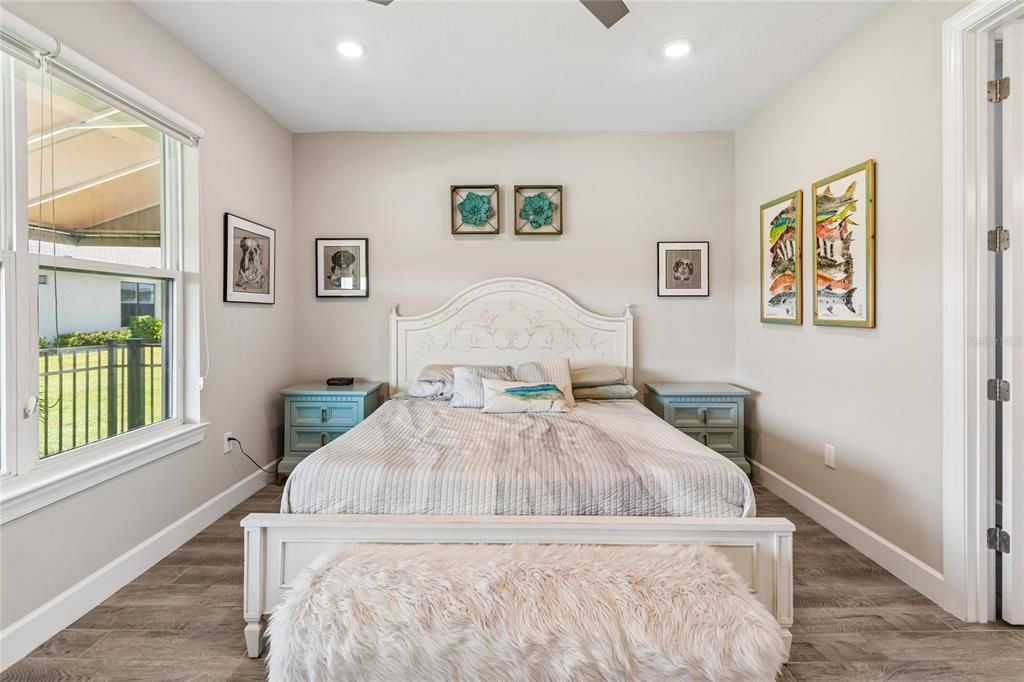 For Sale: $350,000 (2 beds, 2 baths, 1653 Square Feet)