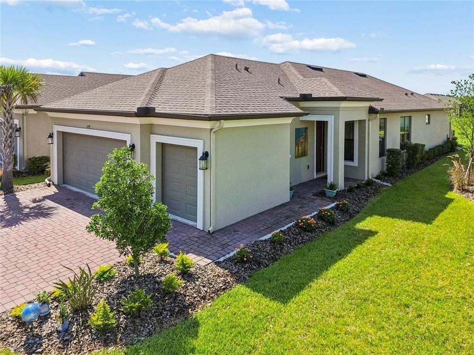 For Sale: $350,000 (2 beds, 2 baths, 1653 Square Feet)