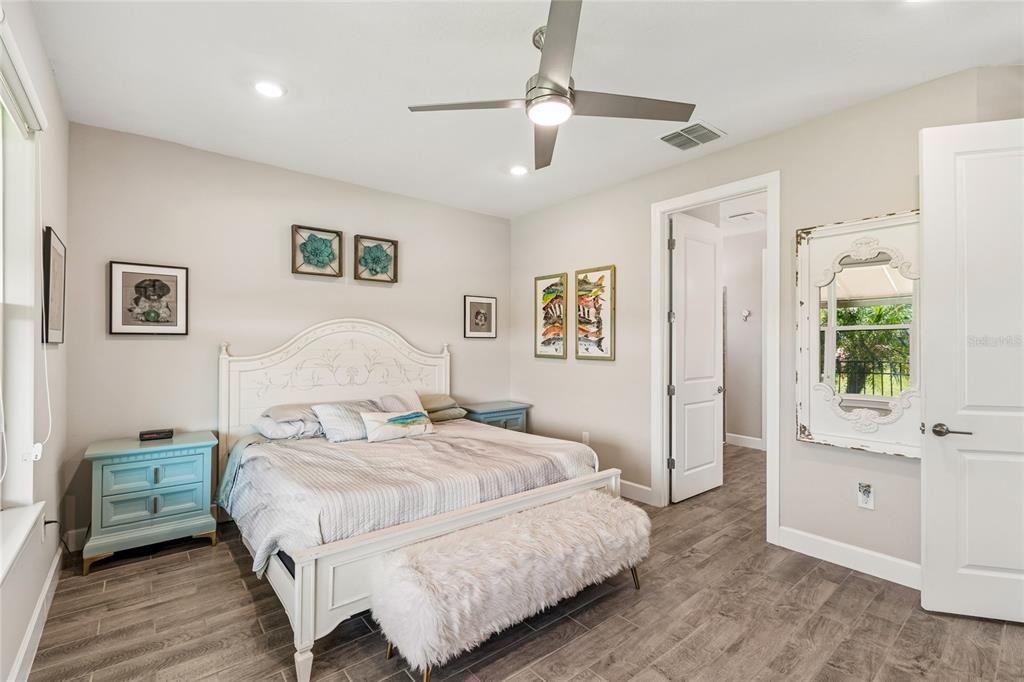 For Sale: $350,000 (2 beds, 2 baths, 1653 Square Feet)