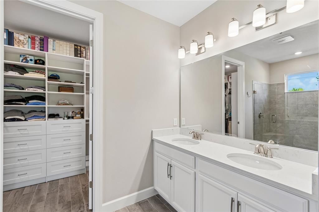 For Sale: $350,000 (2 beds, 2 baths, 1653 Square Feet)