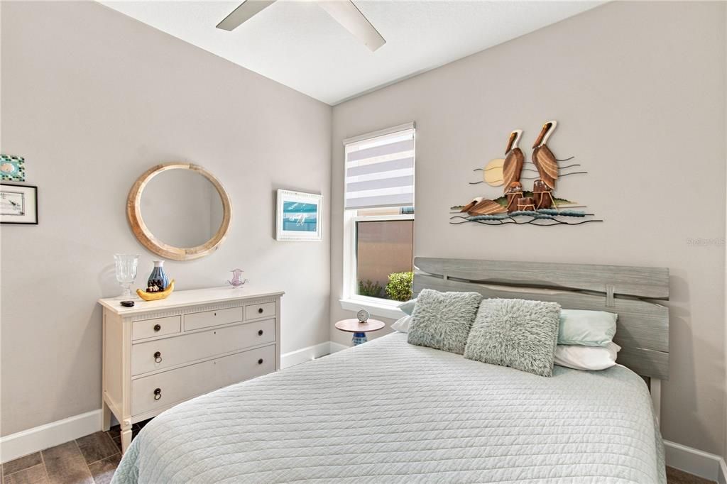 For Sale: $350,000 (2 beds, 2 baths, 1653 Square Feet)