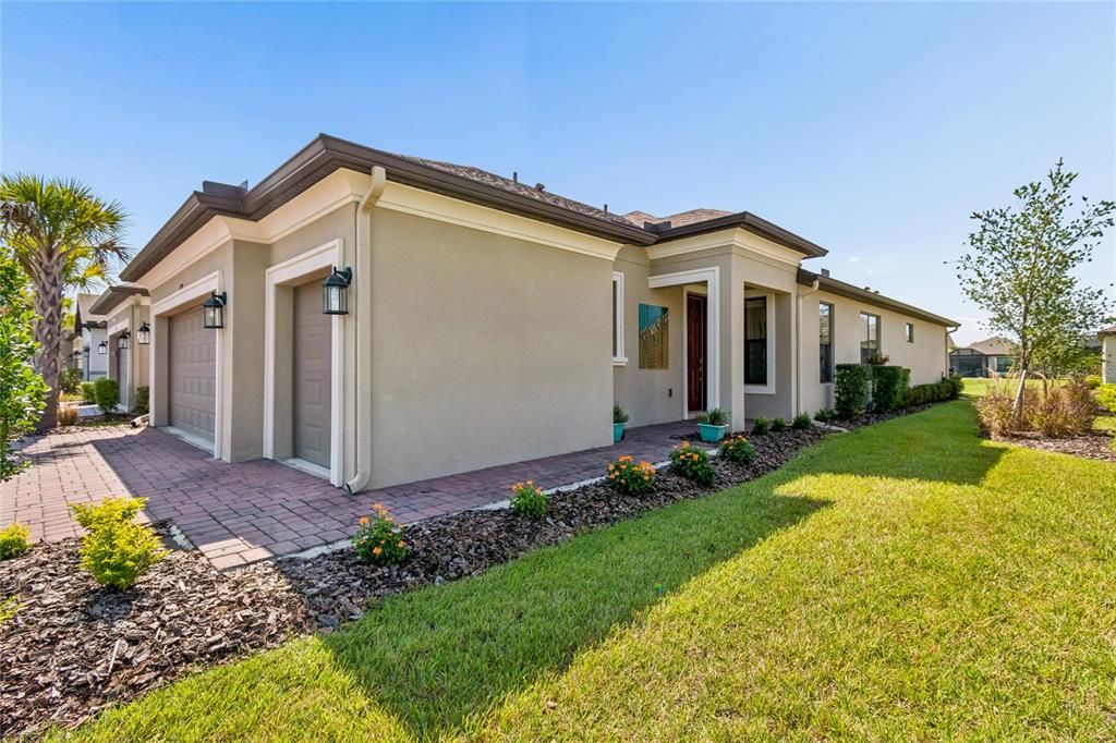 For Sale: $350,000 (2 beds, 2 baths, 1653 Square Feet)