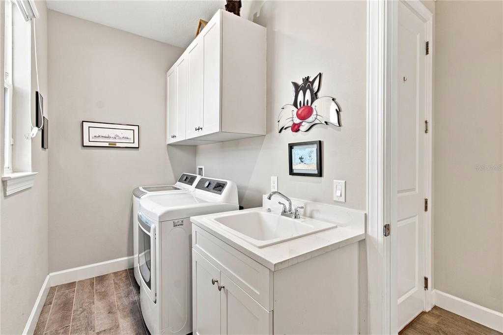 For Sale: $350,000 (2 beds, 2 baths, 1653 Square Feet)