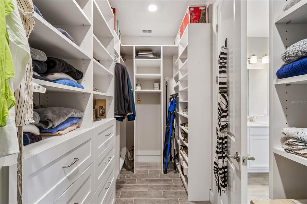 For Sale: $350,000 (2 beds, 2 baths, 1653 Square Feet)