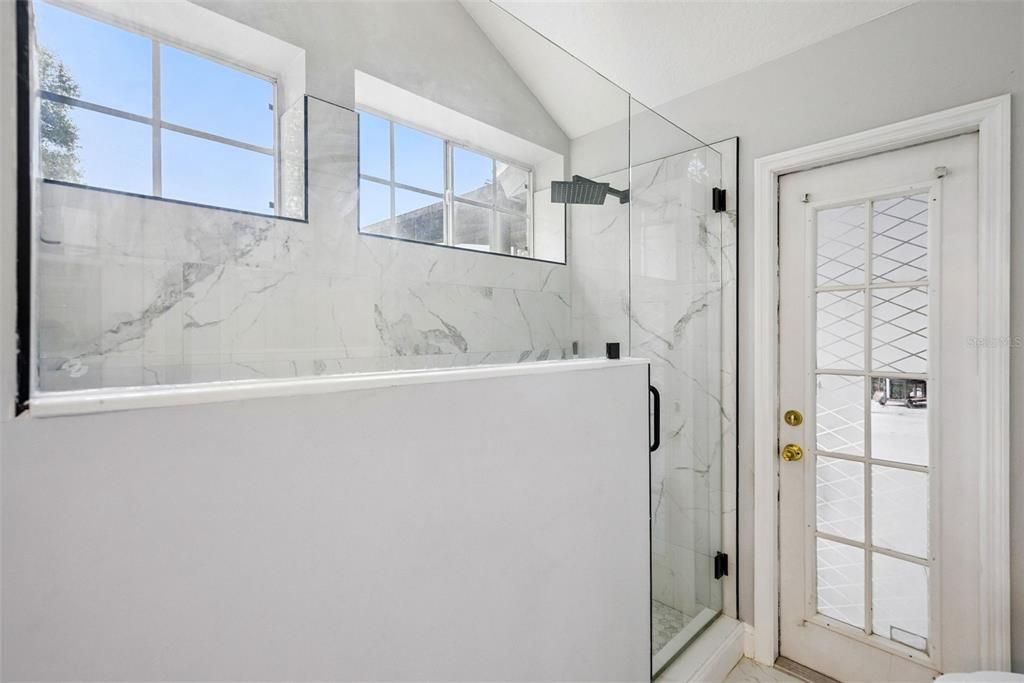 En Venta: $460,000 (4 camas, 2 baños, 2351 Pies cuadrados)