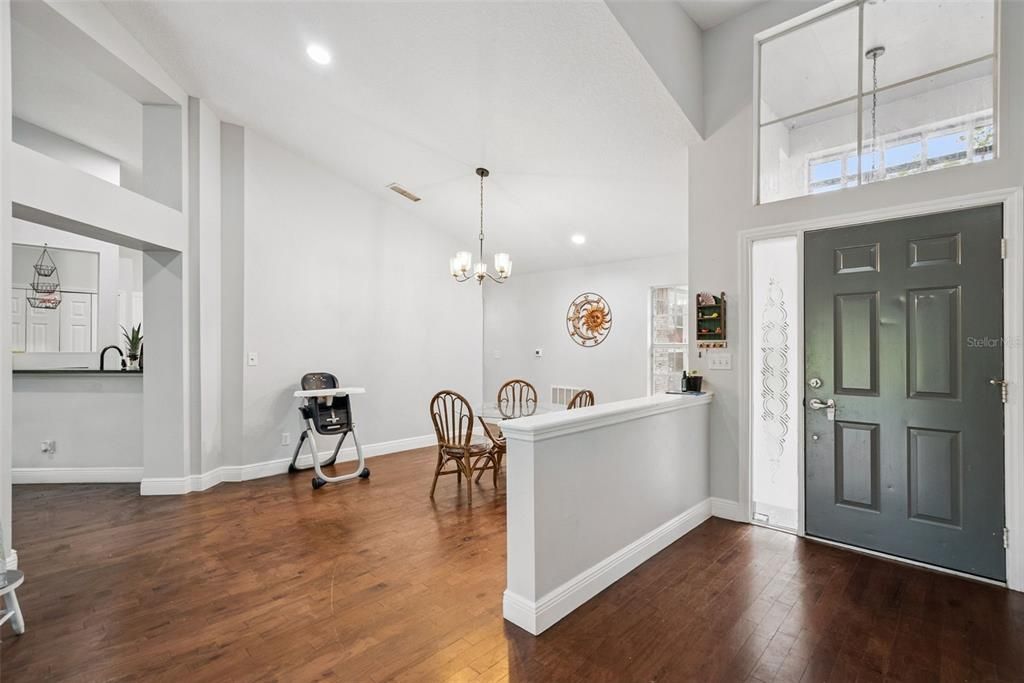En Venta: $460,000 (4 camas, 2 baños, 2351 Pies cuadrados)