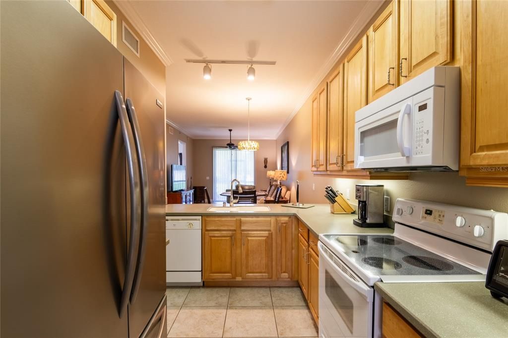 For Sale: $259,900 (2 beds, 2 baths, 1128 Square Feet)