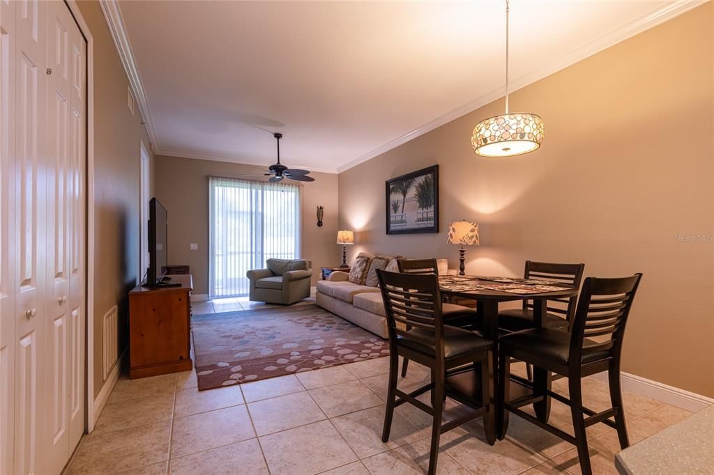 For Sale: $259,900 (2 beds, 2 baths, 1128 Square Feet)