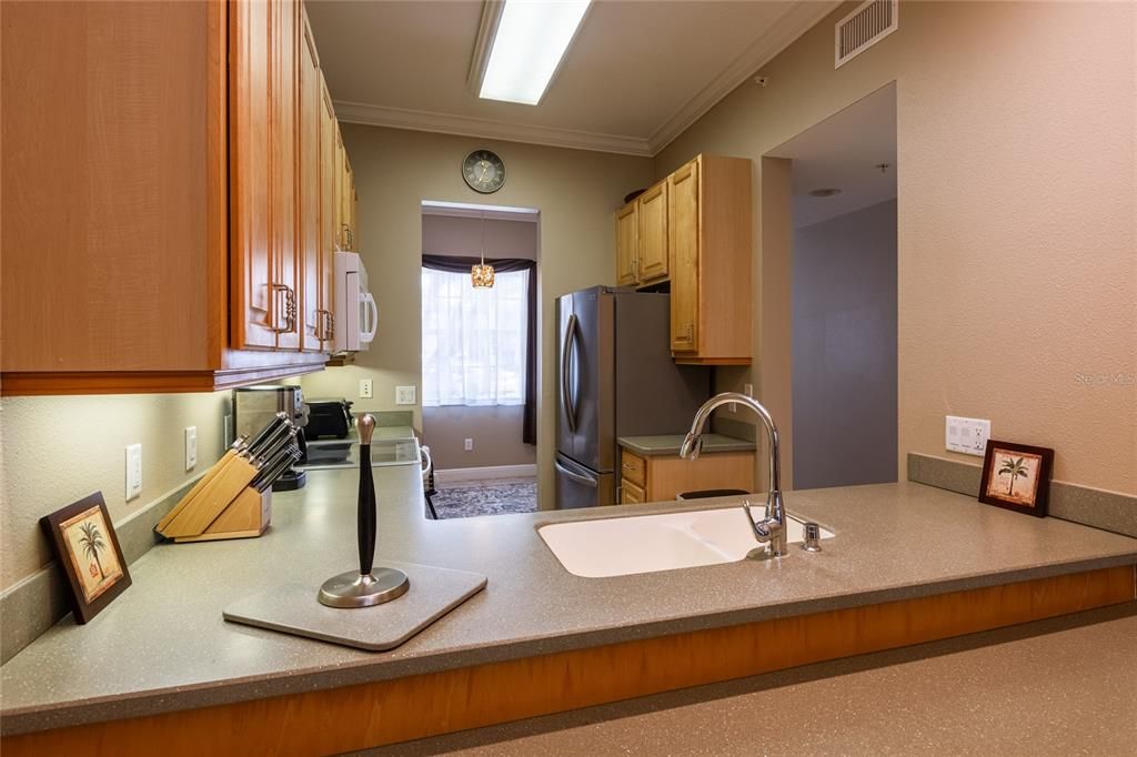 For Sale: $259,900 (2 beds, 2 baths, 1128 Square Feet)