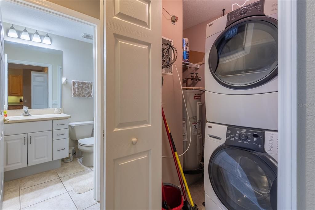 For Sale: $259,900 (2 beds, 2 baths, 1128 Square Feet)