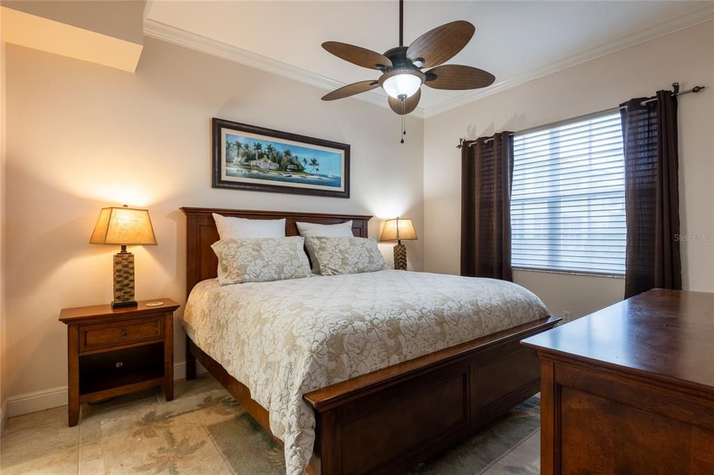 For Sale: $259,900 (2 beds, 2 baths, 1128 Square Feet)