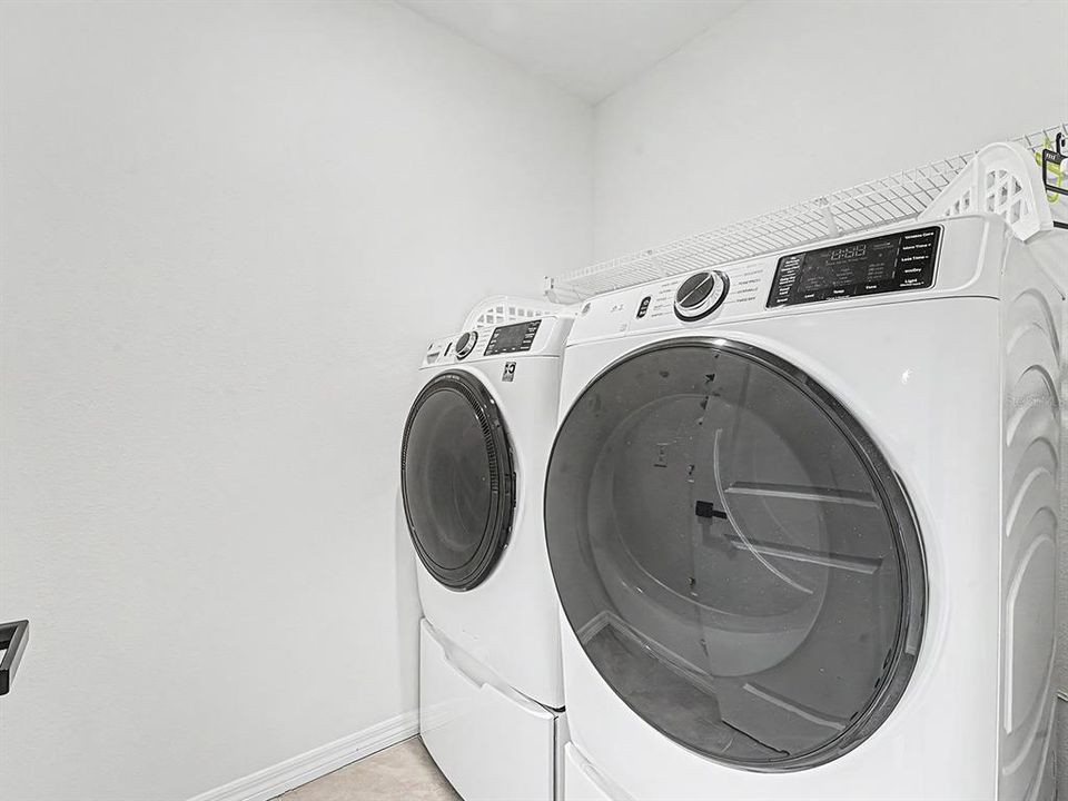 En Renta: $2,650 (4 camas, 2 baños, 2260 Pies cuadrados)