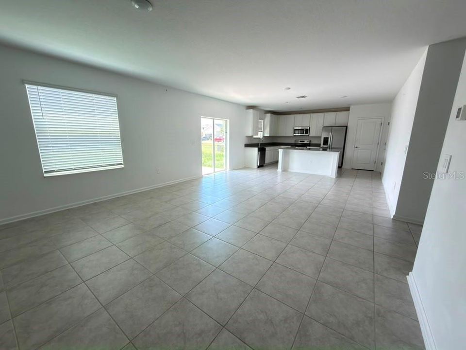 For Rent: $2,300 (4 beds, 2 baths, 2582 Square Feet)