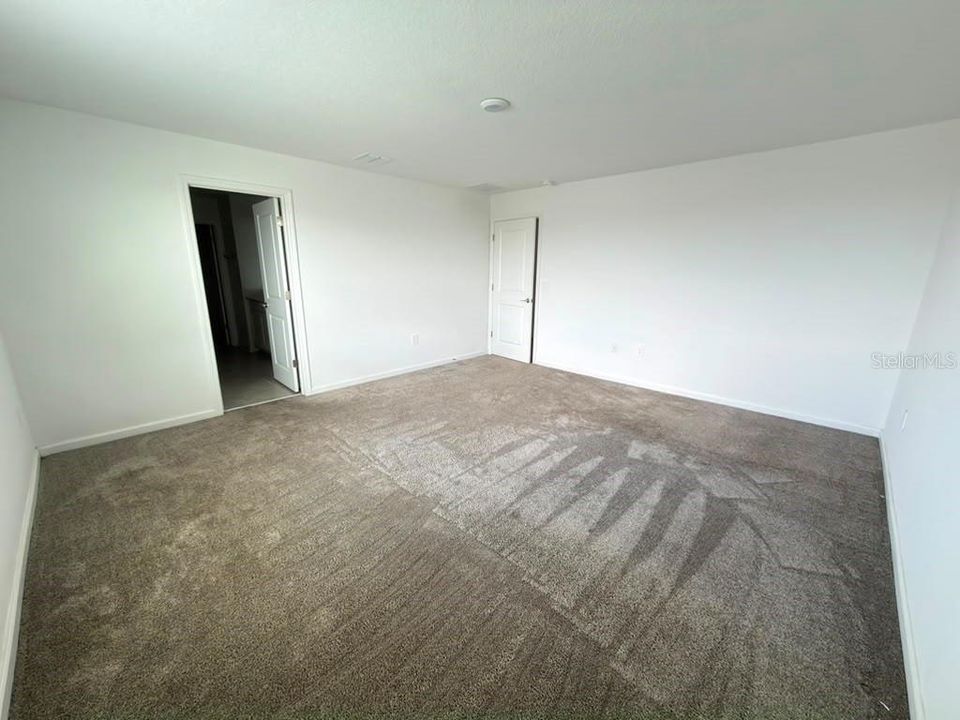 For Rent: $2,300 (4 beds, 2 baths, 2582 Square Feet)