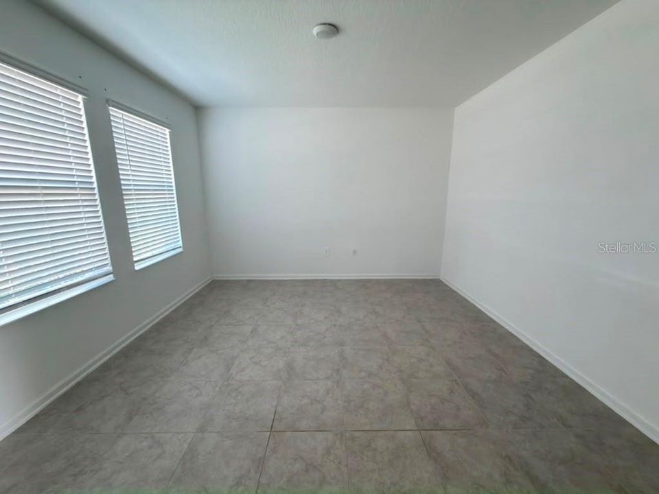 For Rent: $2,300 (4 beds, 2 baths, 2582 Square Feet)