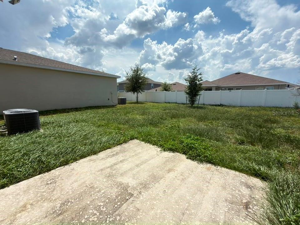 For Rent: $2,300 (4 beds, 2 baths, 2582 Square Feet)