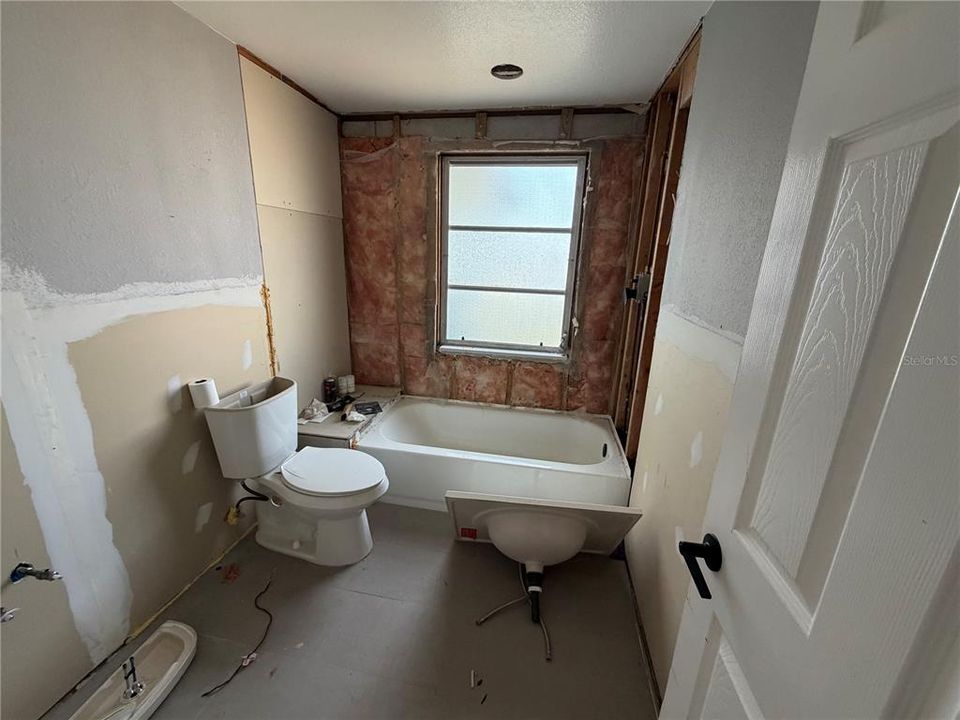 For Sale: $189,900 (2 beds, 2 baths, 1253 Square Feet)