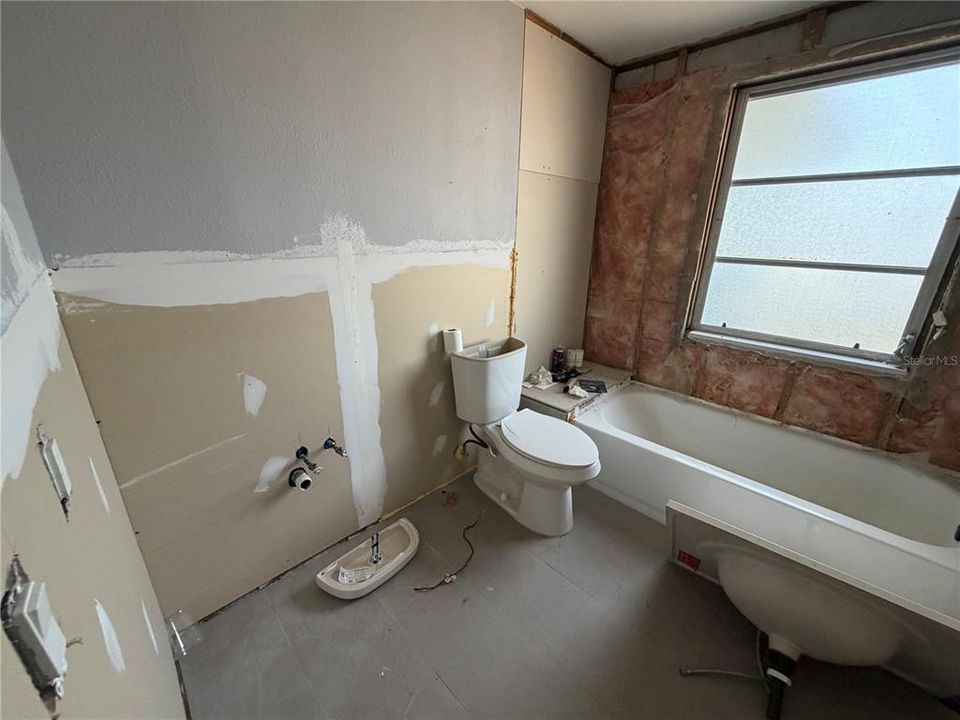 For Sale: $189,900 (2 beds, 2 baths, 1253 Square Feet)