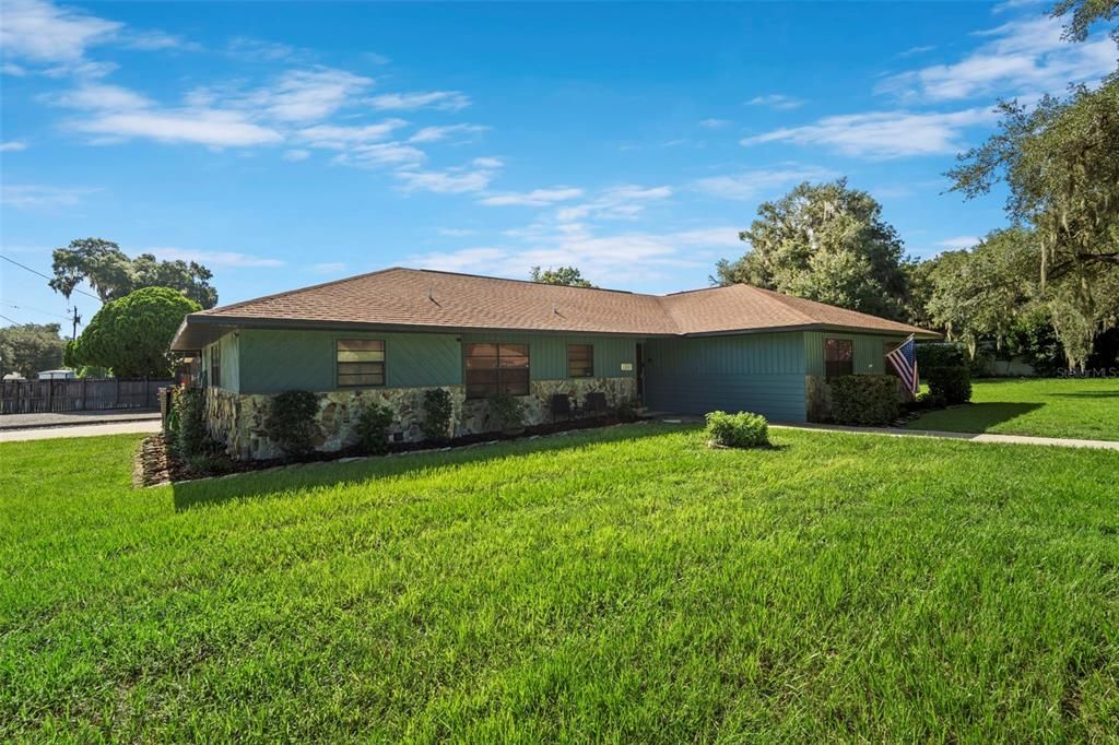 For Sale: $339,000 (3 beds, 2 baths, 1916 Square Feet)