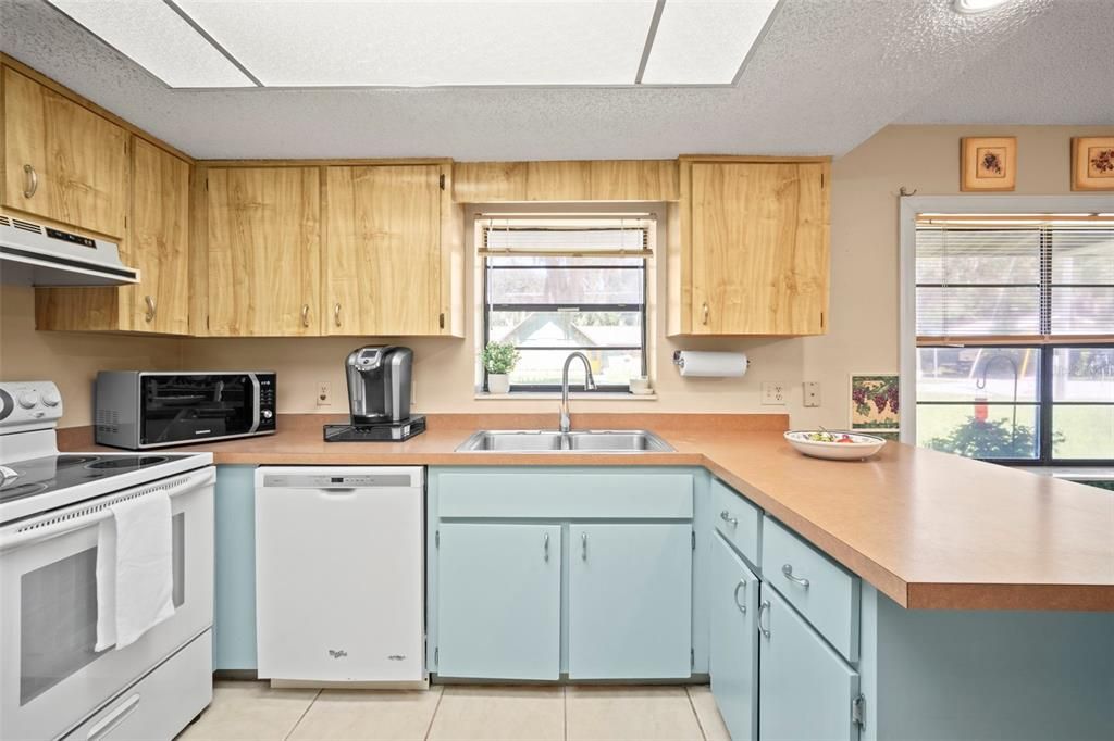 For Sale: $339,000 (3 beds, 2 baths, 1916 Square Feet)