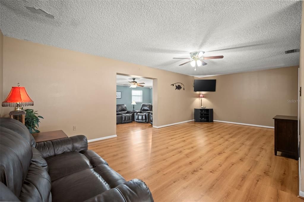 For Sale: $339,000 (3 beds, 2 baths, 1916 Square Feet)