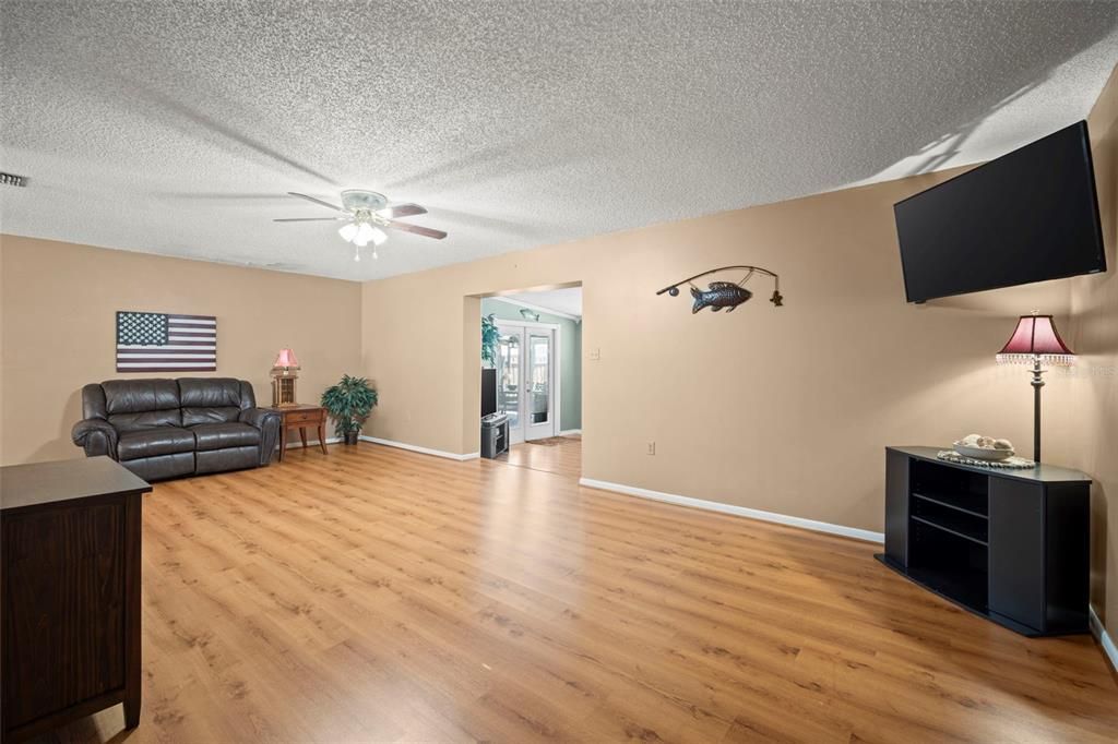 For Sale: $339,000 (3 beds, 2 baths, 1916 Square Feet)