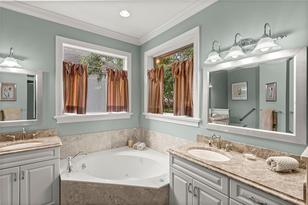 For Sale: $795,000 (5 beds, 3 baths, 3062 Square Feet)