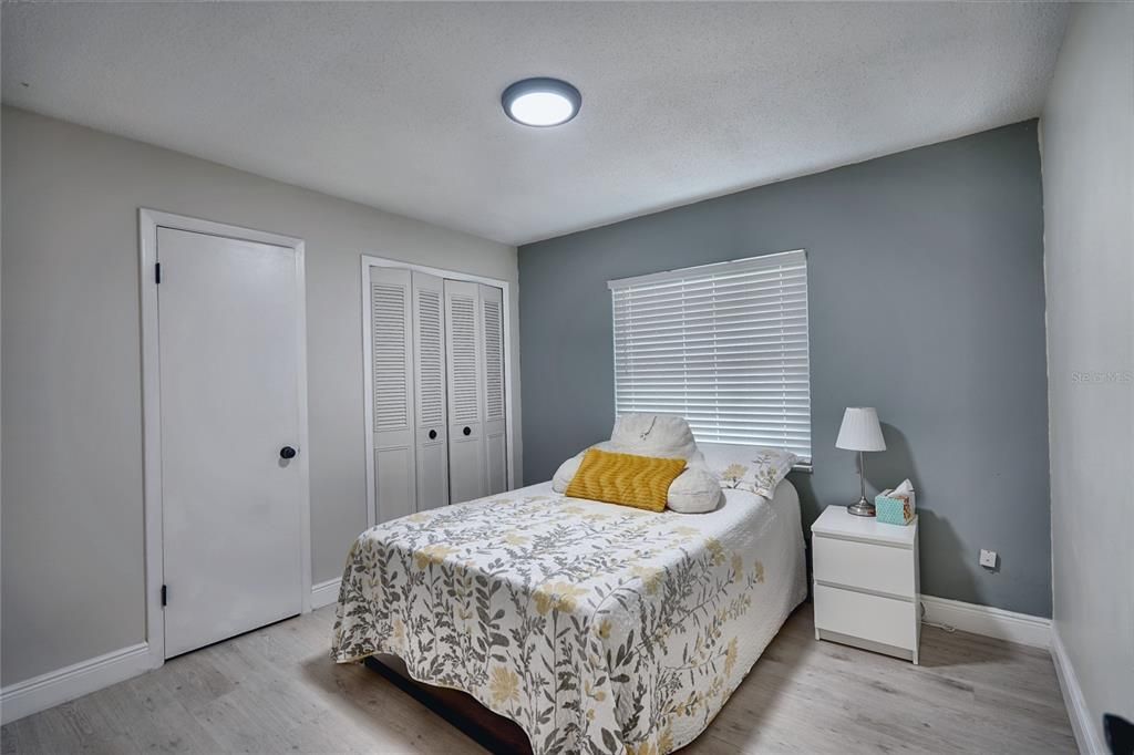 For Sale: $424,000 (4 beds, 2 baths, 1378 Square Feet)