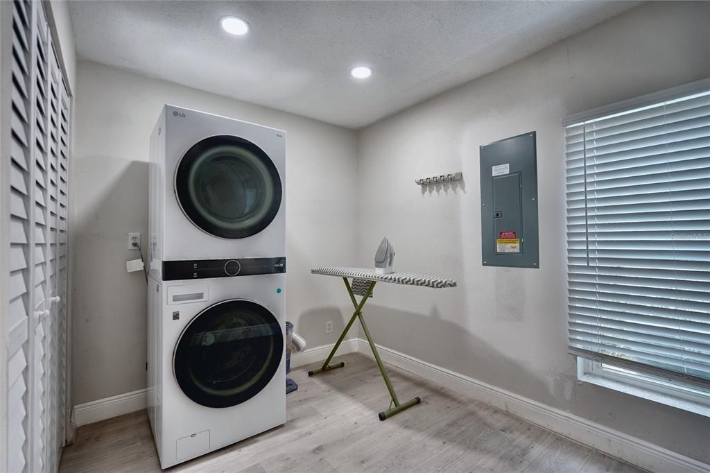 For Sale: $424,000 (4 beds, 2 baths, 1378 Square Feet)