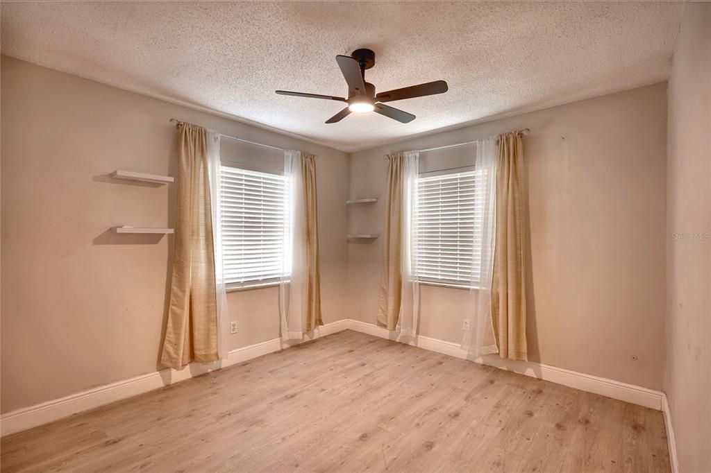 For Sale: $424,000 (4 beds, 2 baths, 1378 Square Feet)
