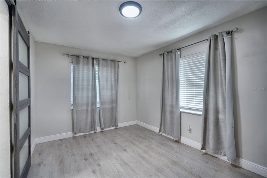 For Sale: $424,000 (4 beds, 2 baths, 1378 Square Feet)