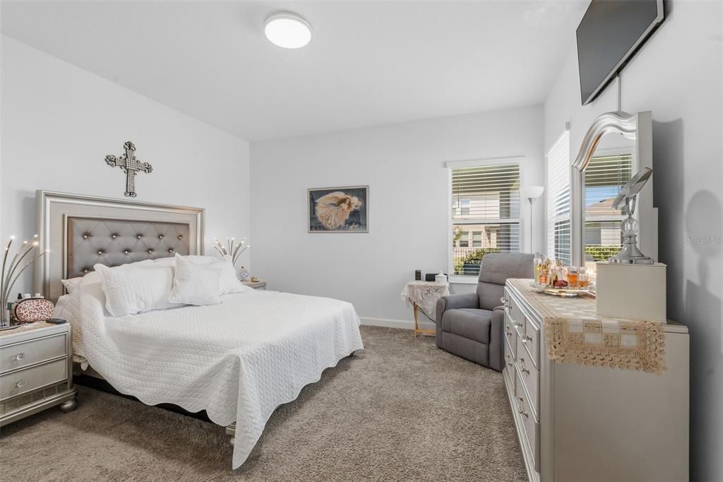 For Sale: $930,000 (5 beds, 3 baths, 3654 Square Feet)